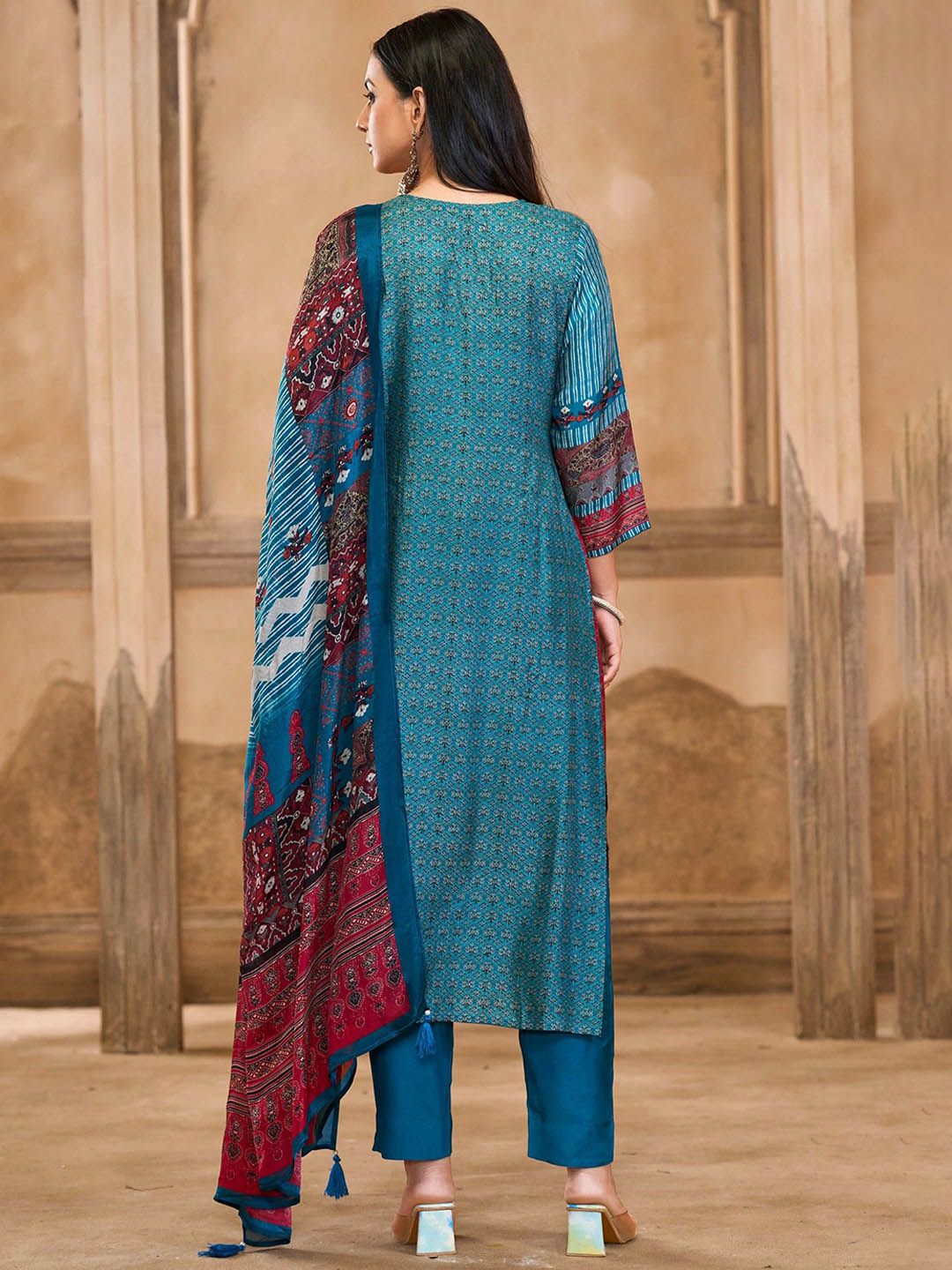 Label khoj Women maslin priint kurta, trouser and dupptta set