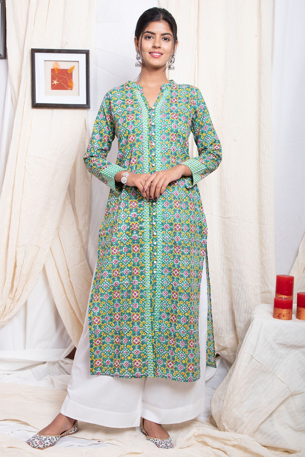 Shuddhi Hanblock Printed Patola Print Straight kurta