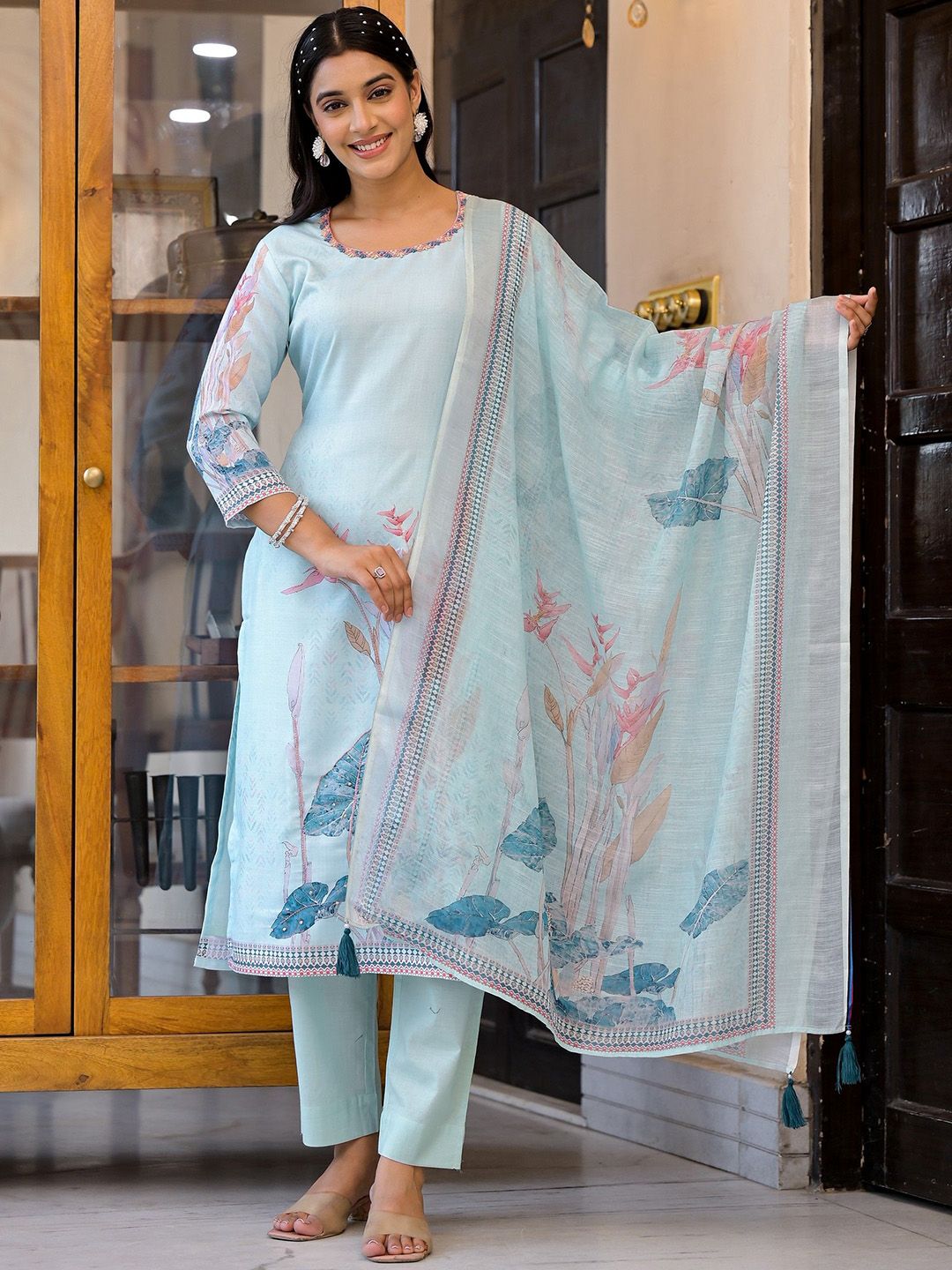 Label khoj women lilen printed  kurta set