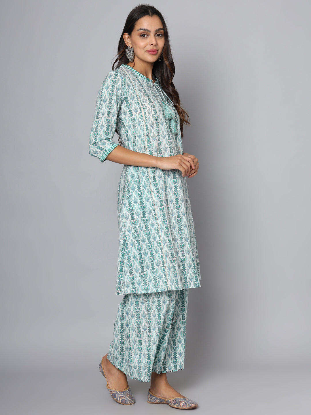Shuddhi green and white kurta and pant