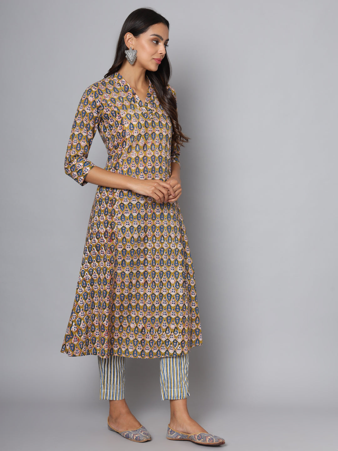 Shuddhi Olive green and Blue kurta and pant set