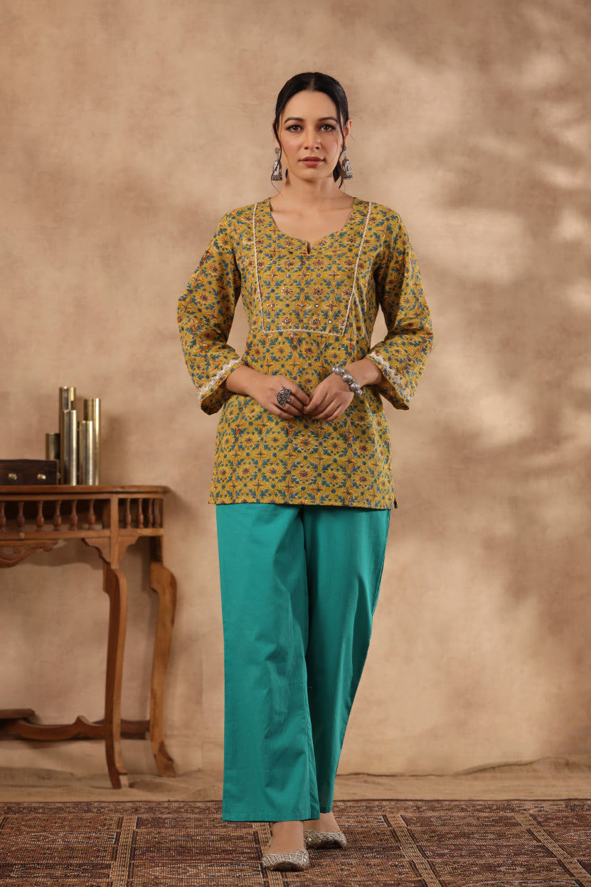 Shuddhi Mustard and Green top