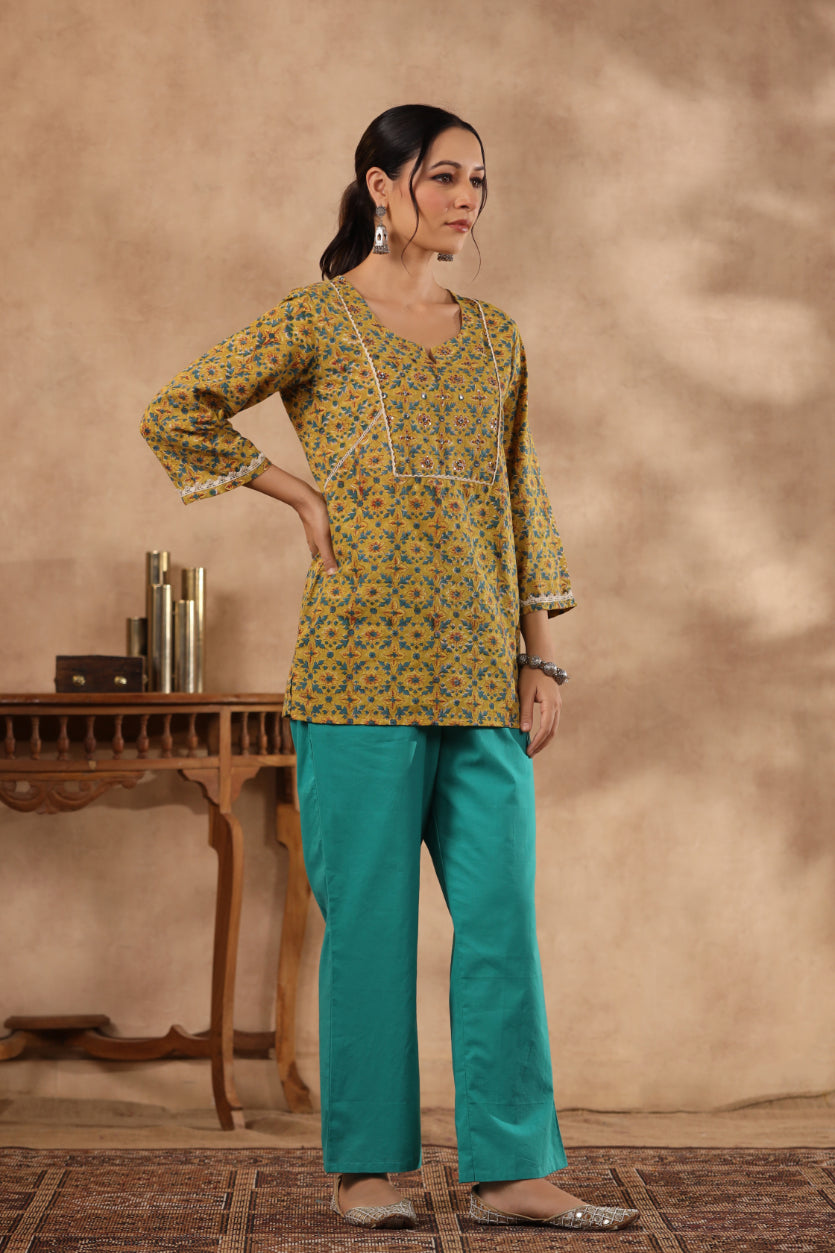 Shuddhi Mustard and Green top