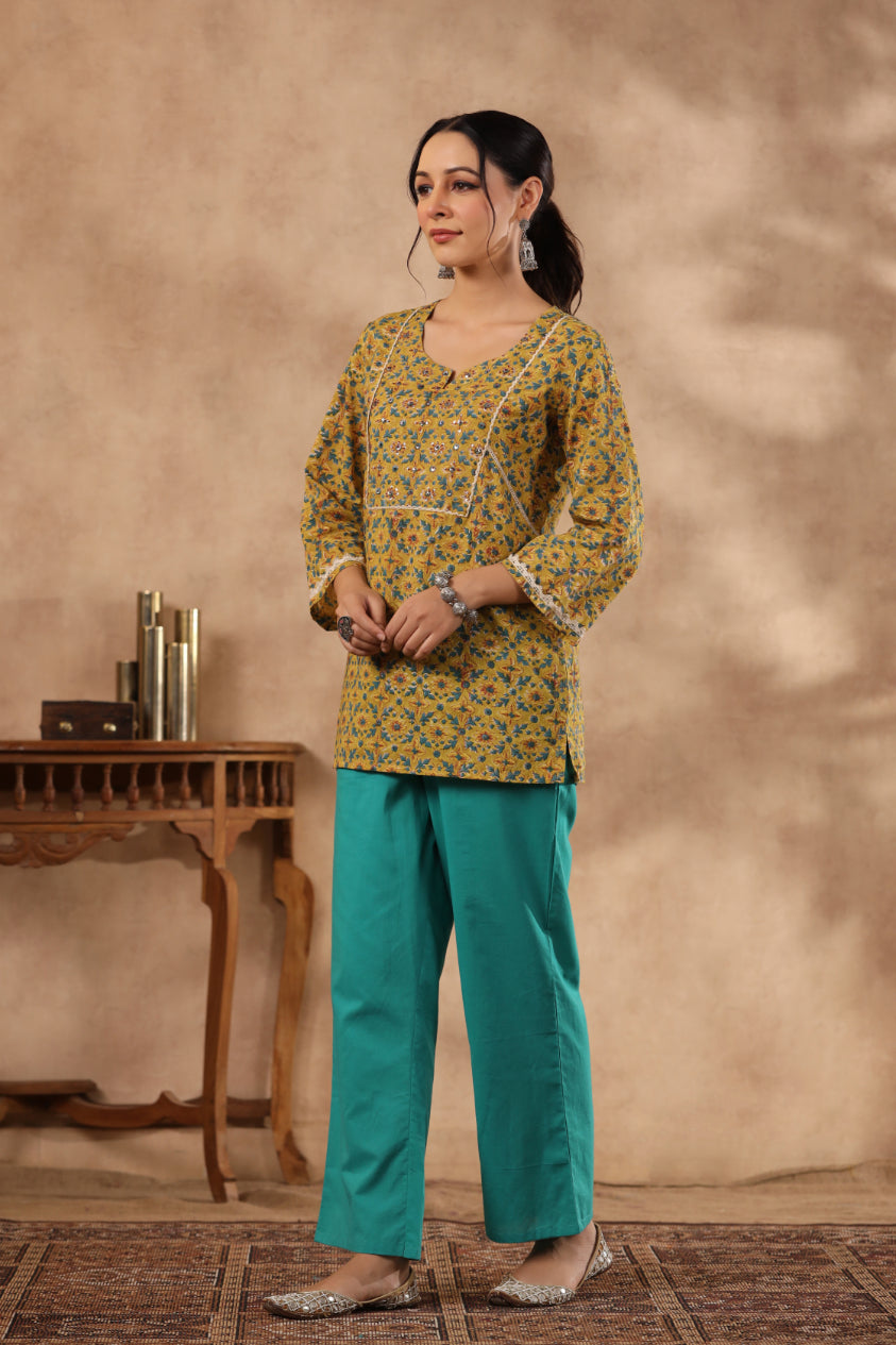 Shuddhi Mustard and Green top