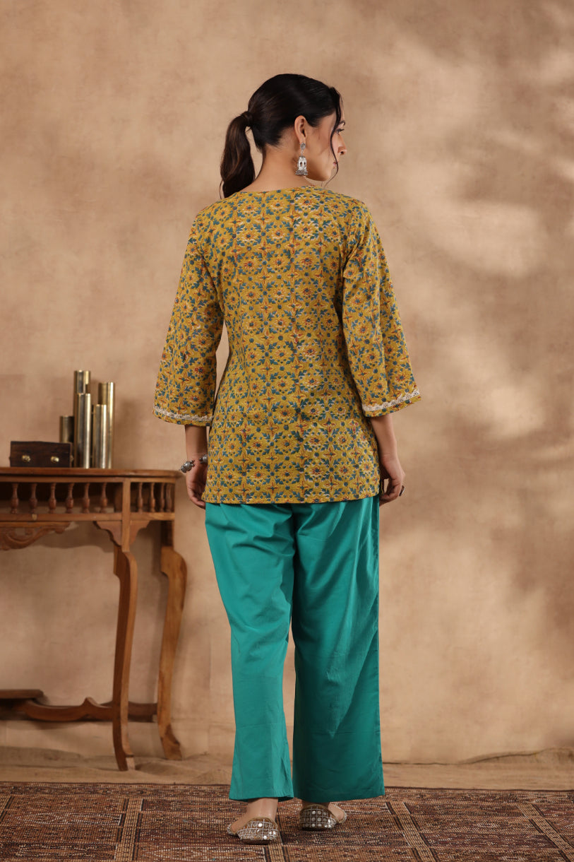 Shuddhi Mustard and Green top
