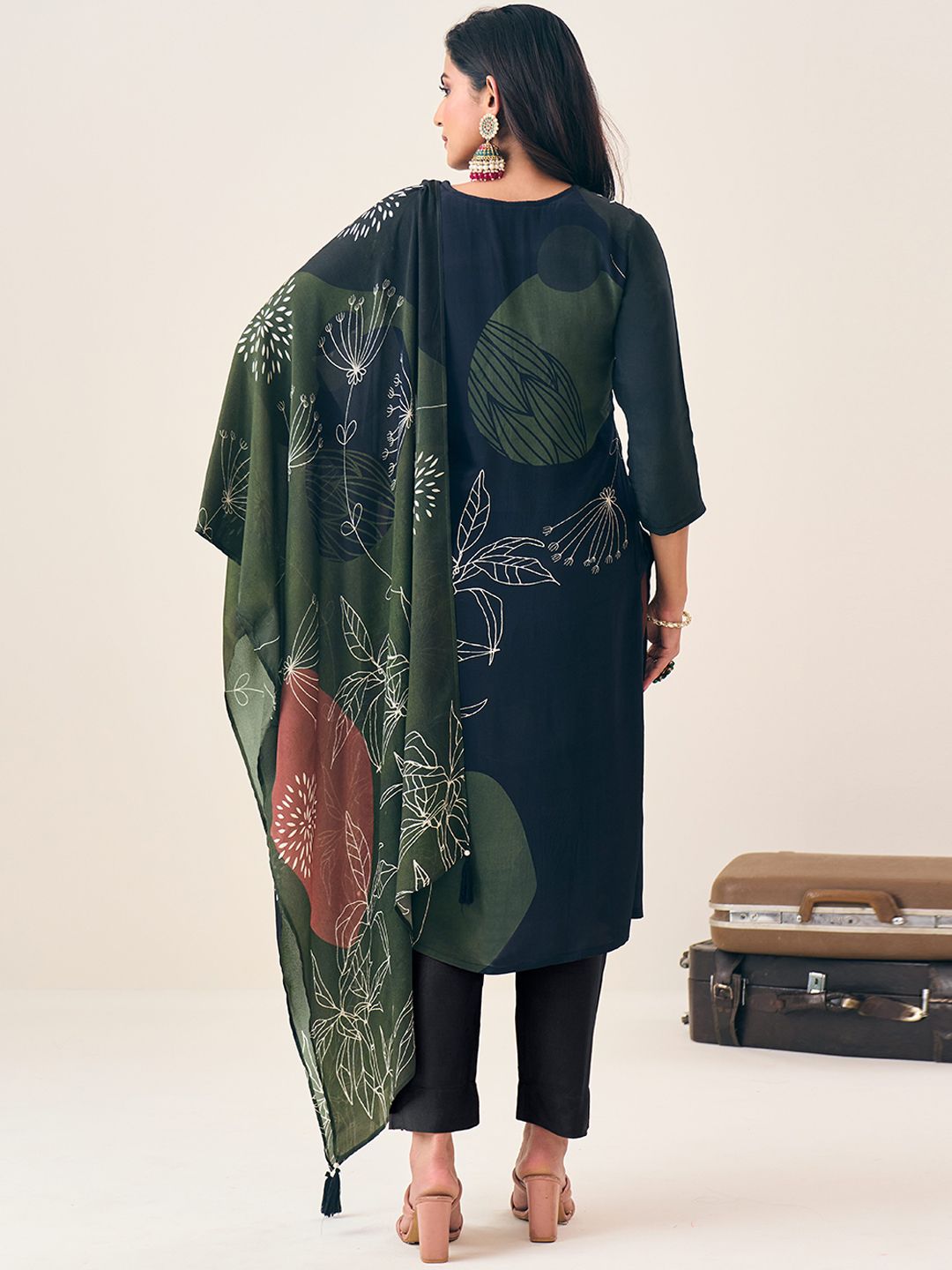 Label khoj Pure viscose maslin with hand work Kurta ,trouser and dupptta setblack Color
