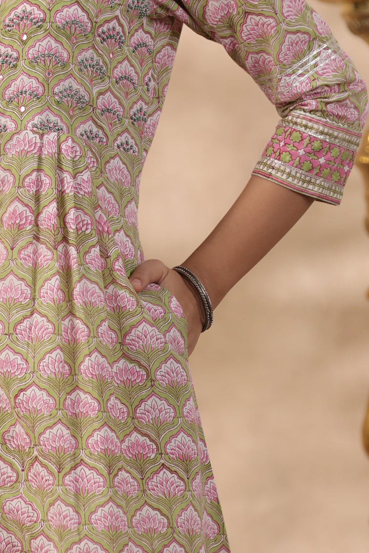 Shuddhi green and pink 2 piece kurta set