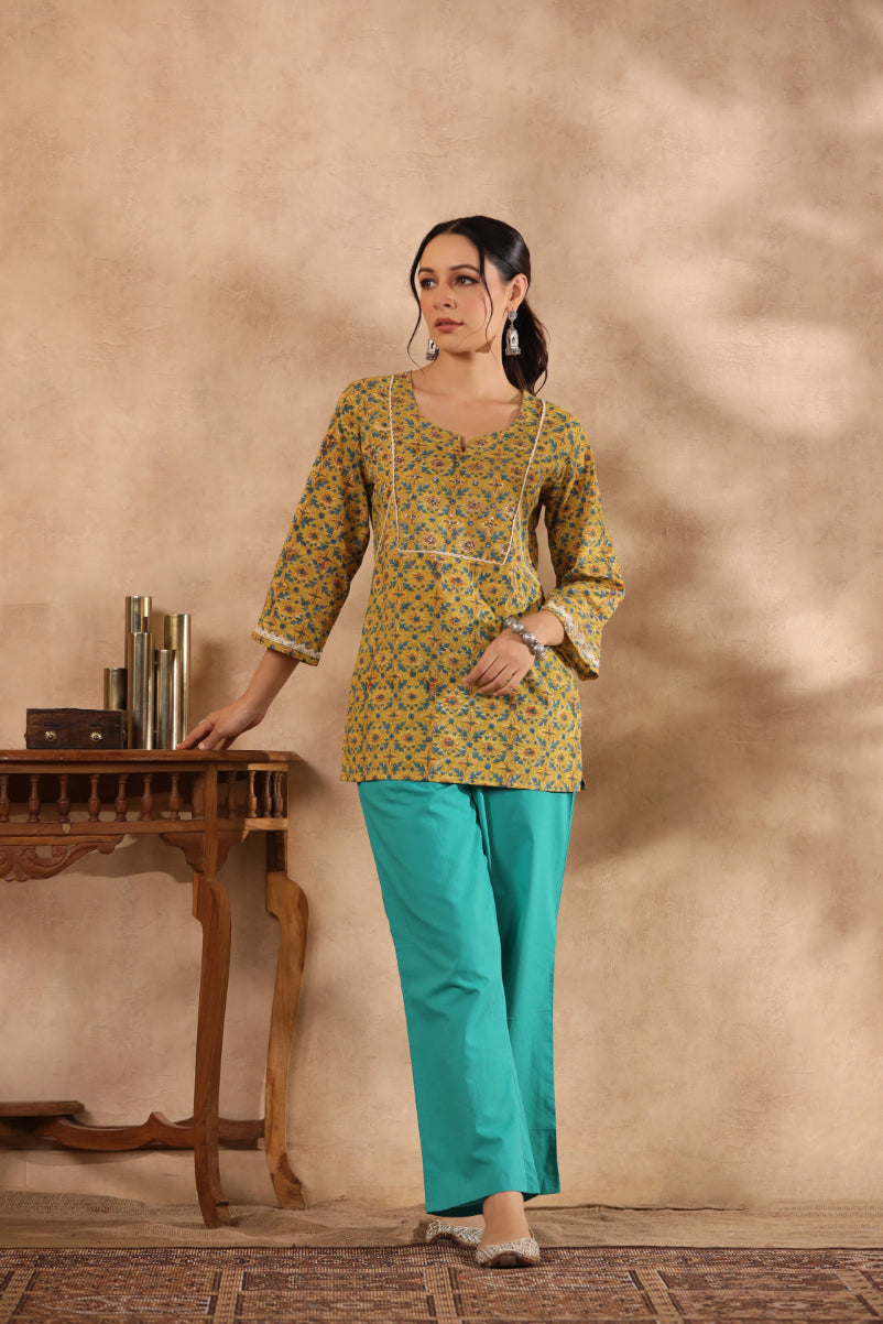 Shuddhi Mustard and Green top