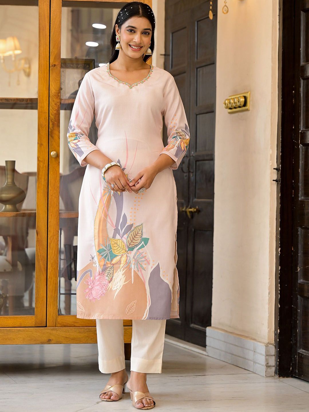 Label khoj women lilen printed  kurta set
