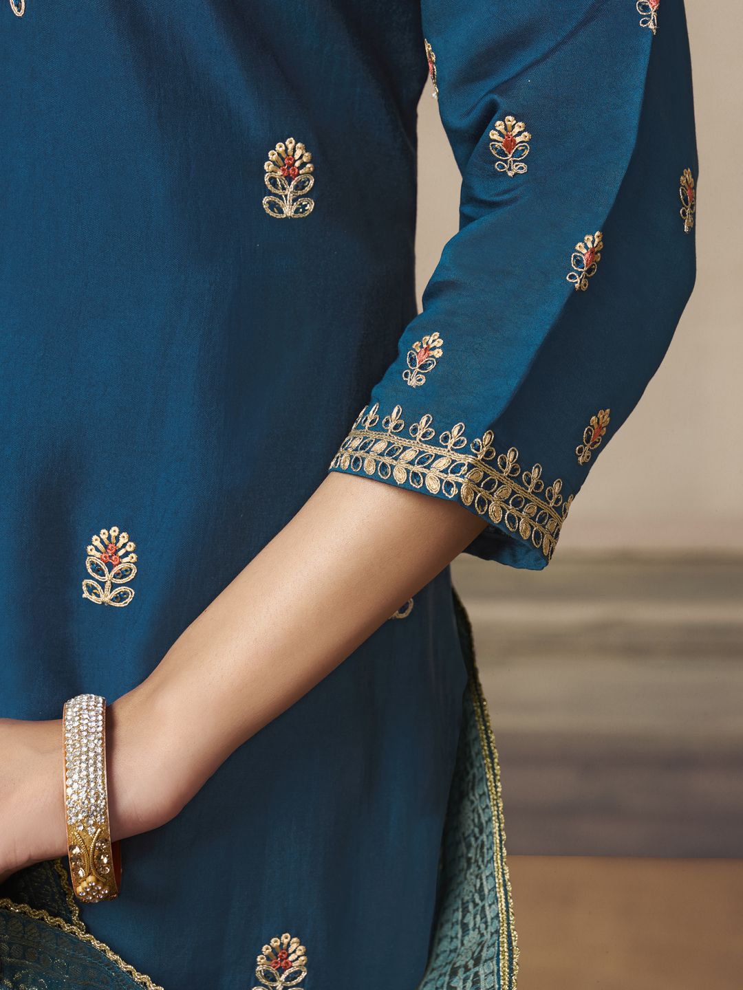 Label khoj women silk blend printed  kurta set