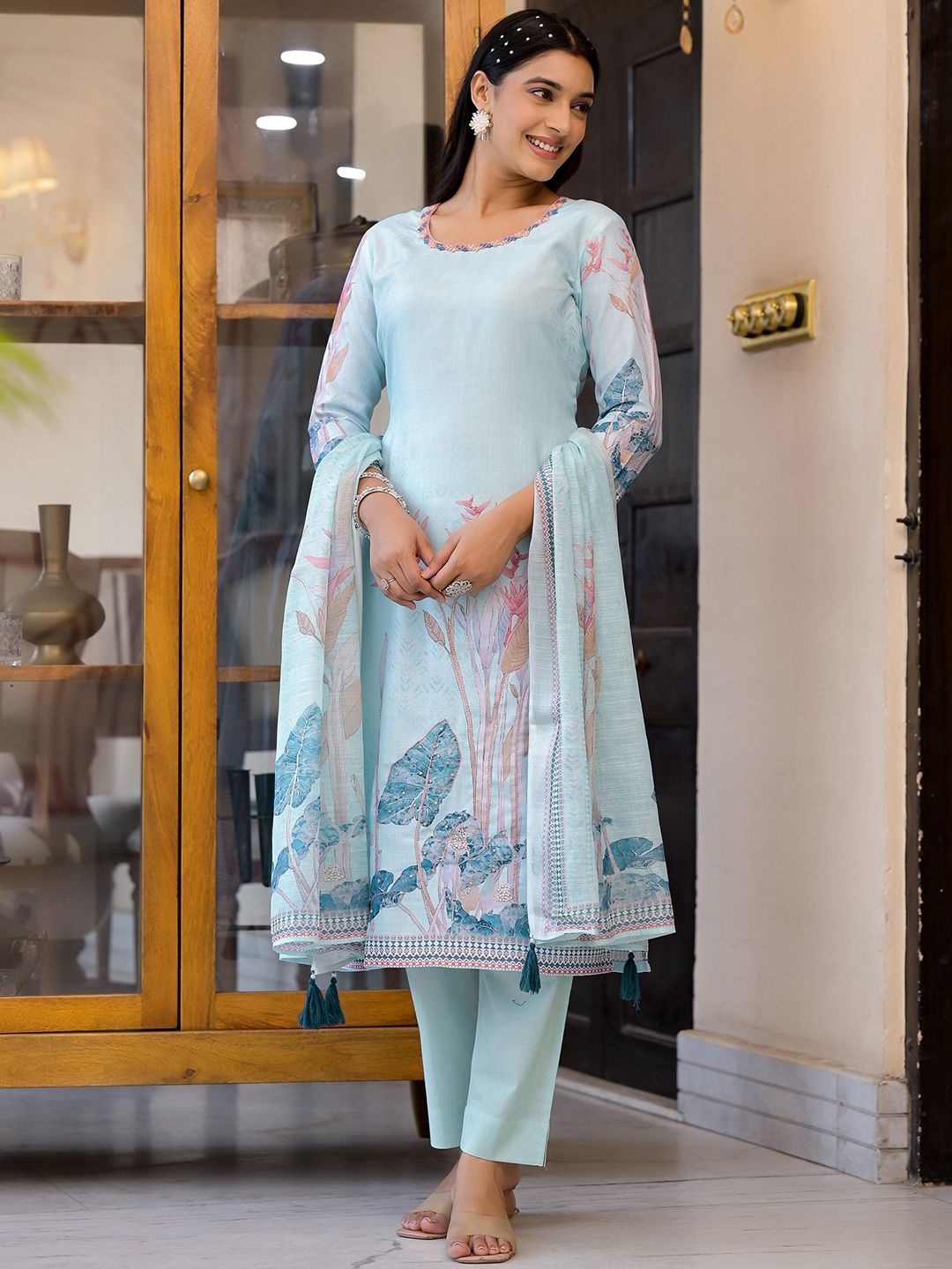 Label khoj women lilen printed  kurta set