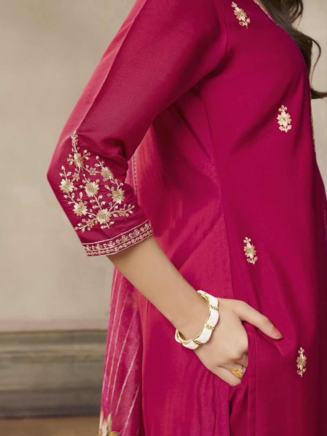 Label khoj women silk blend printed  kurta set
