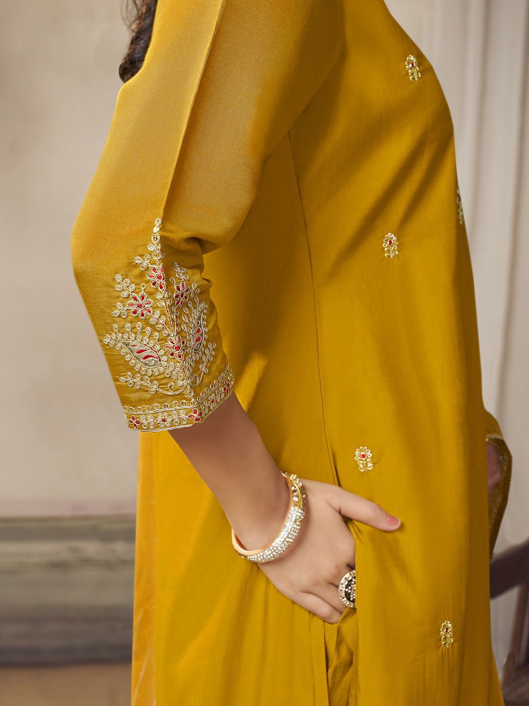 Label khoj women silk blend printed  kurta set