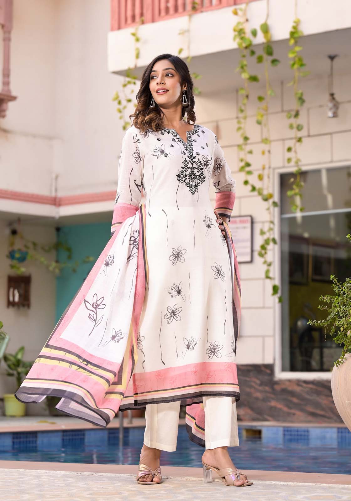 Label khoj lilen kurta , trouser and dupptta set