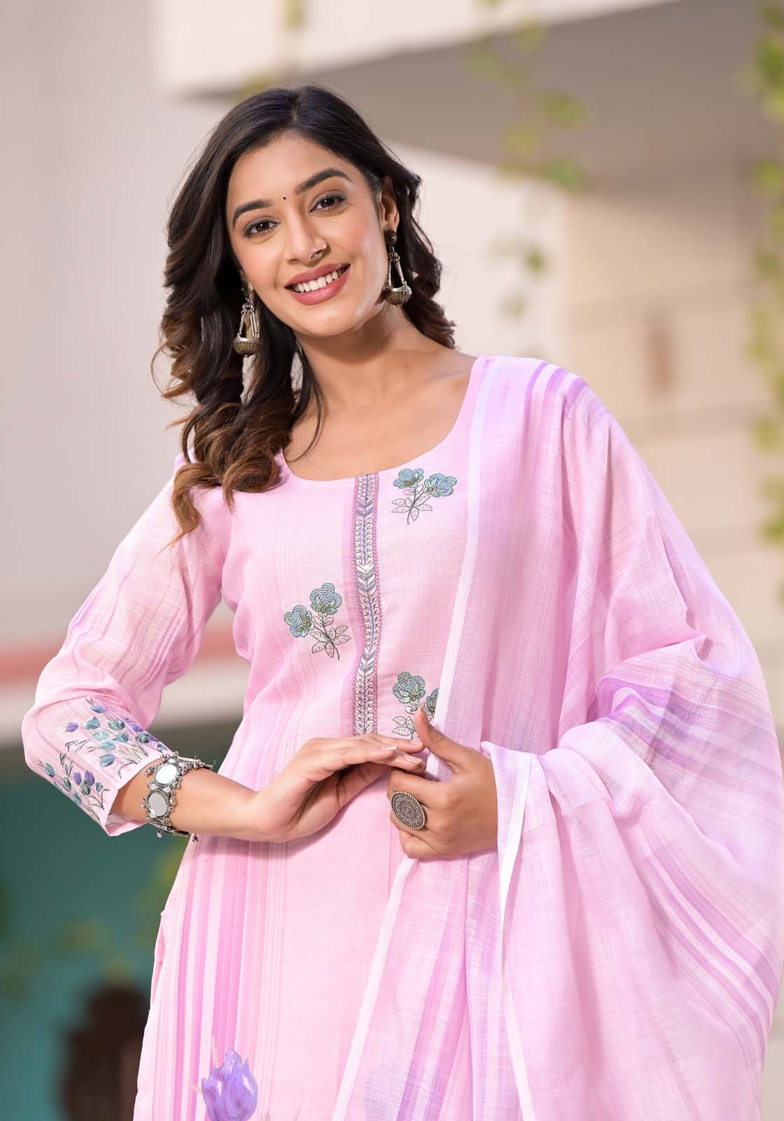 Label khoj lilen kurta , trouser and dupptta set