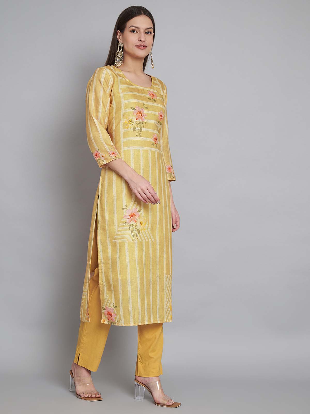 Label khoj lilen kurta , trouser and dupptta set