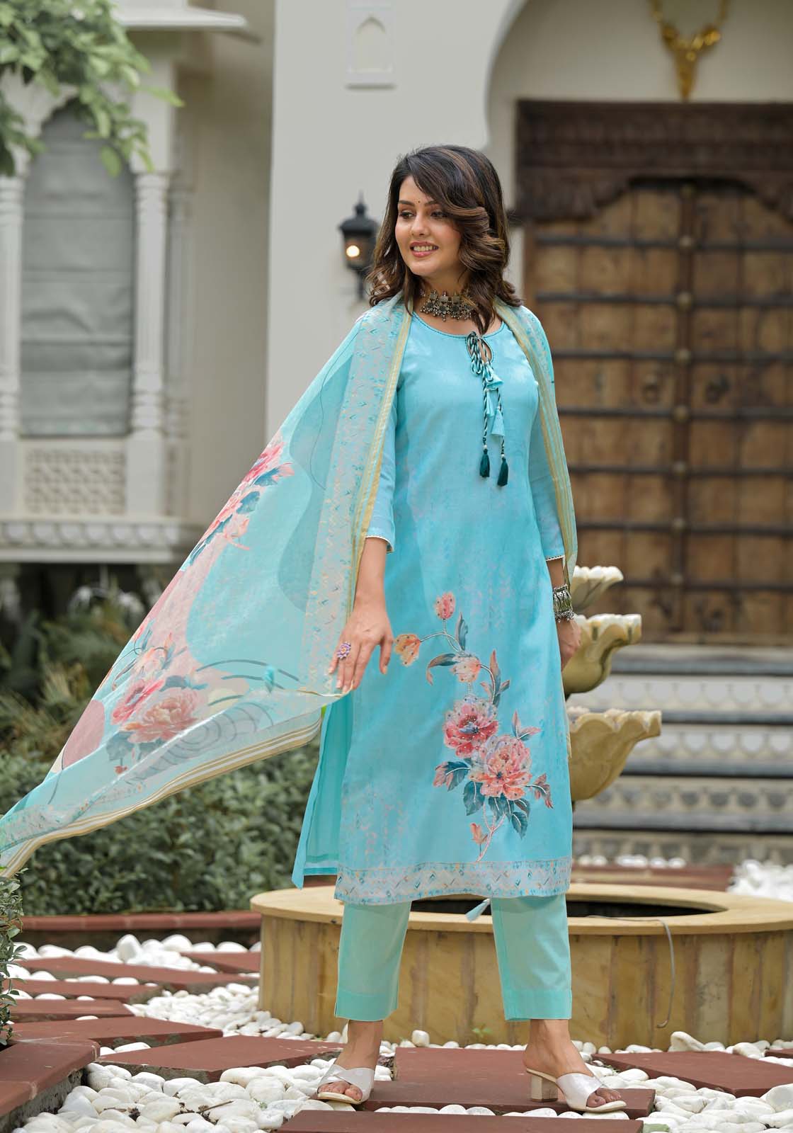 Label Khoj Women Lilen print kurta, trouser and dupptta set