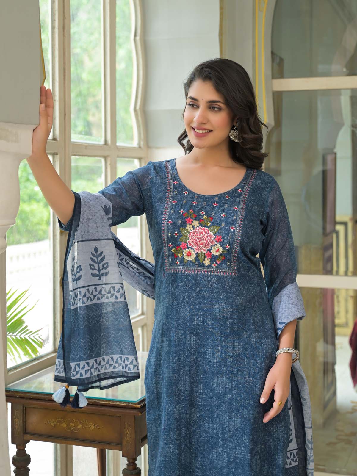 Label Khoj Women Lilen kurta, trouser and dupptta set