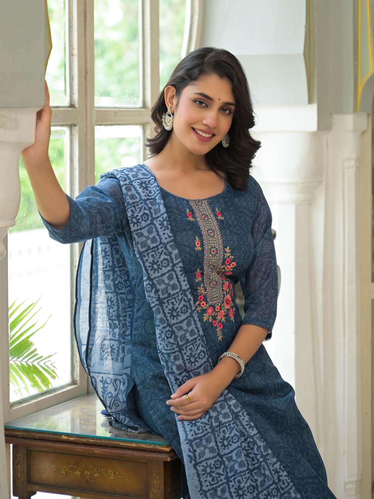 Label Khoj Women Lilen kurta, trouser and dupptta set