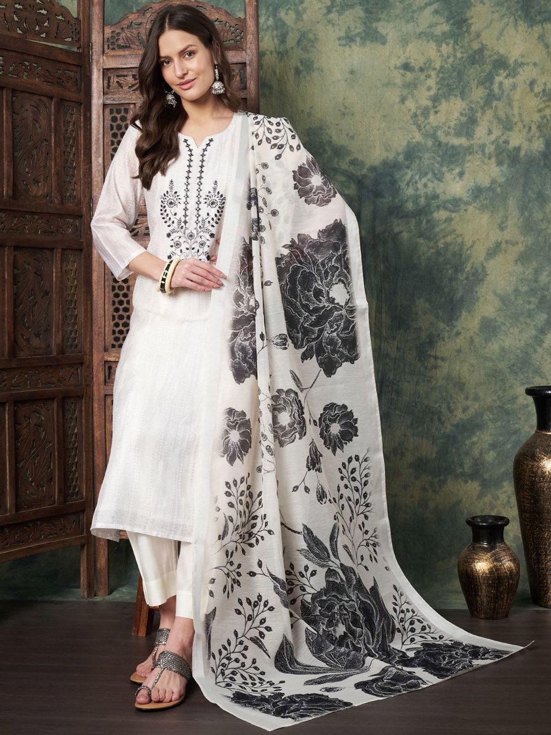 Label Khoj Women's White Chanderi Embroidered Kurta with Pant and White Dupatta