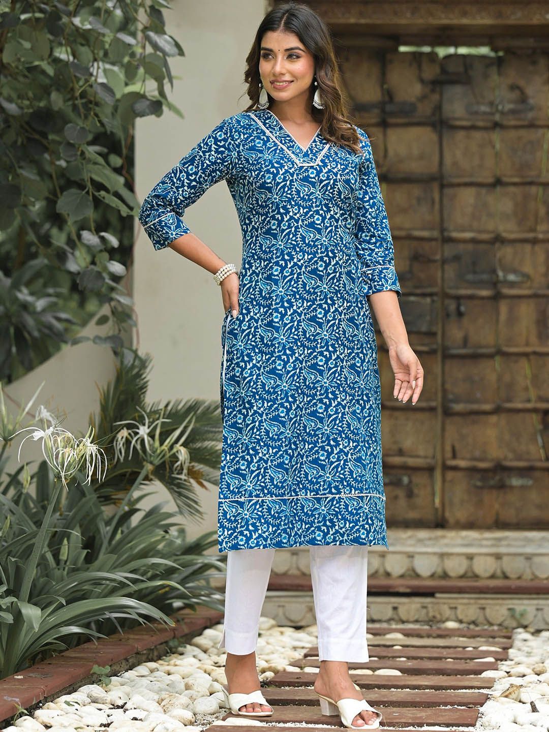 Label Khoj Women  Cotton  Printed Blue Color Kurta For Women