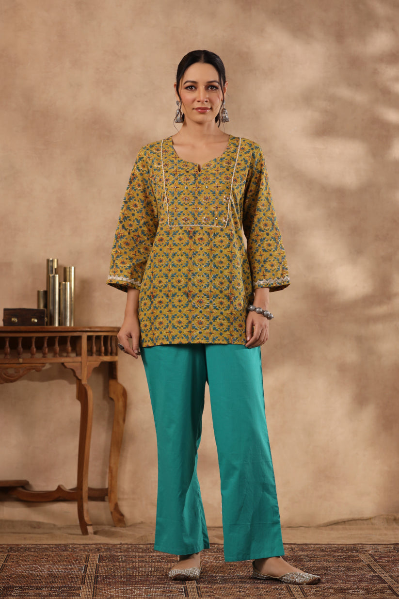 Shuddhi Mustard and Green top