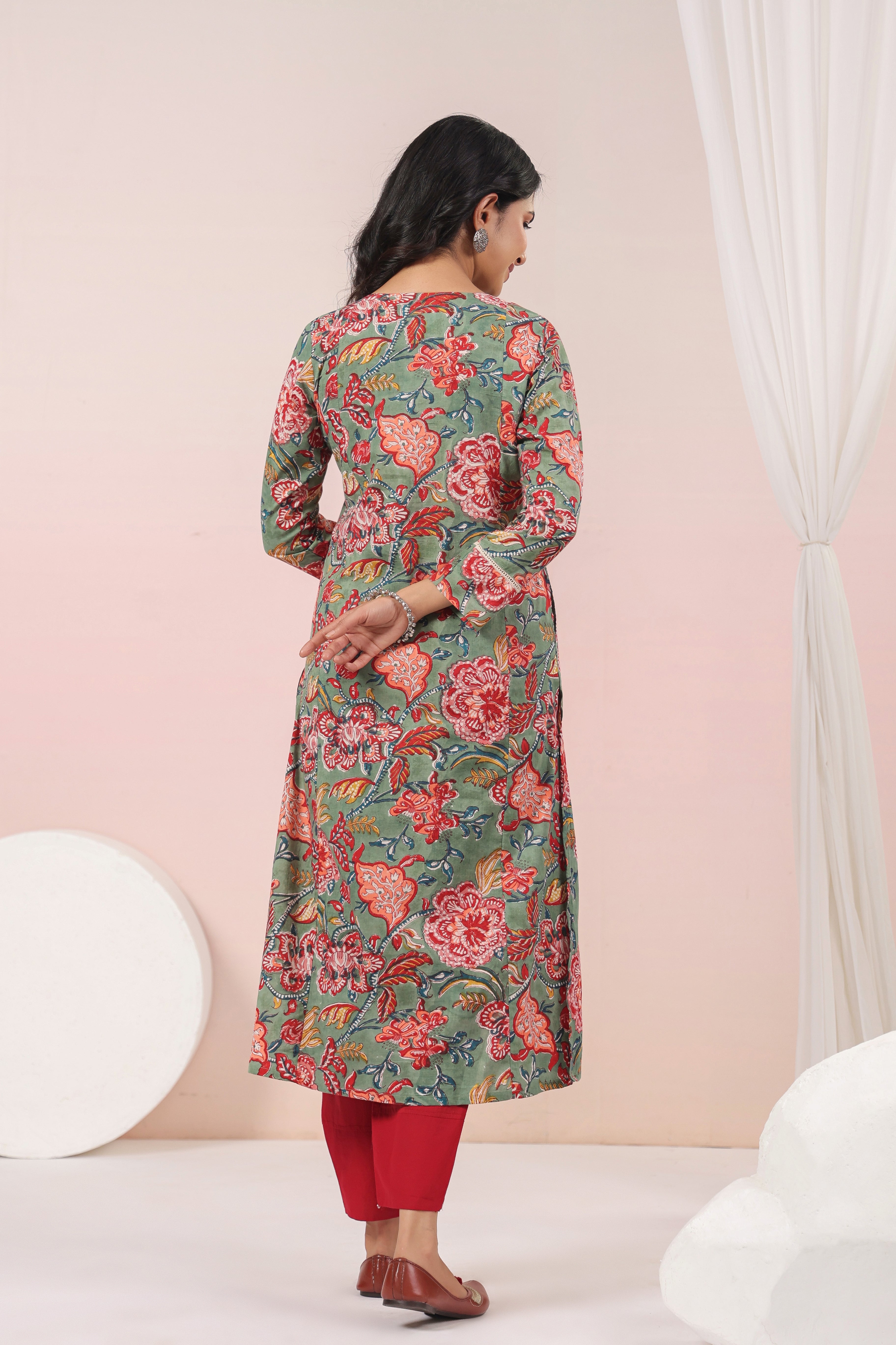 Shuddhi  Green and Red Semi Aline