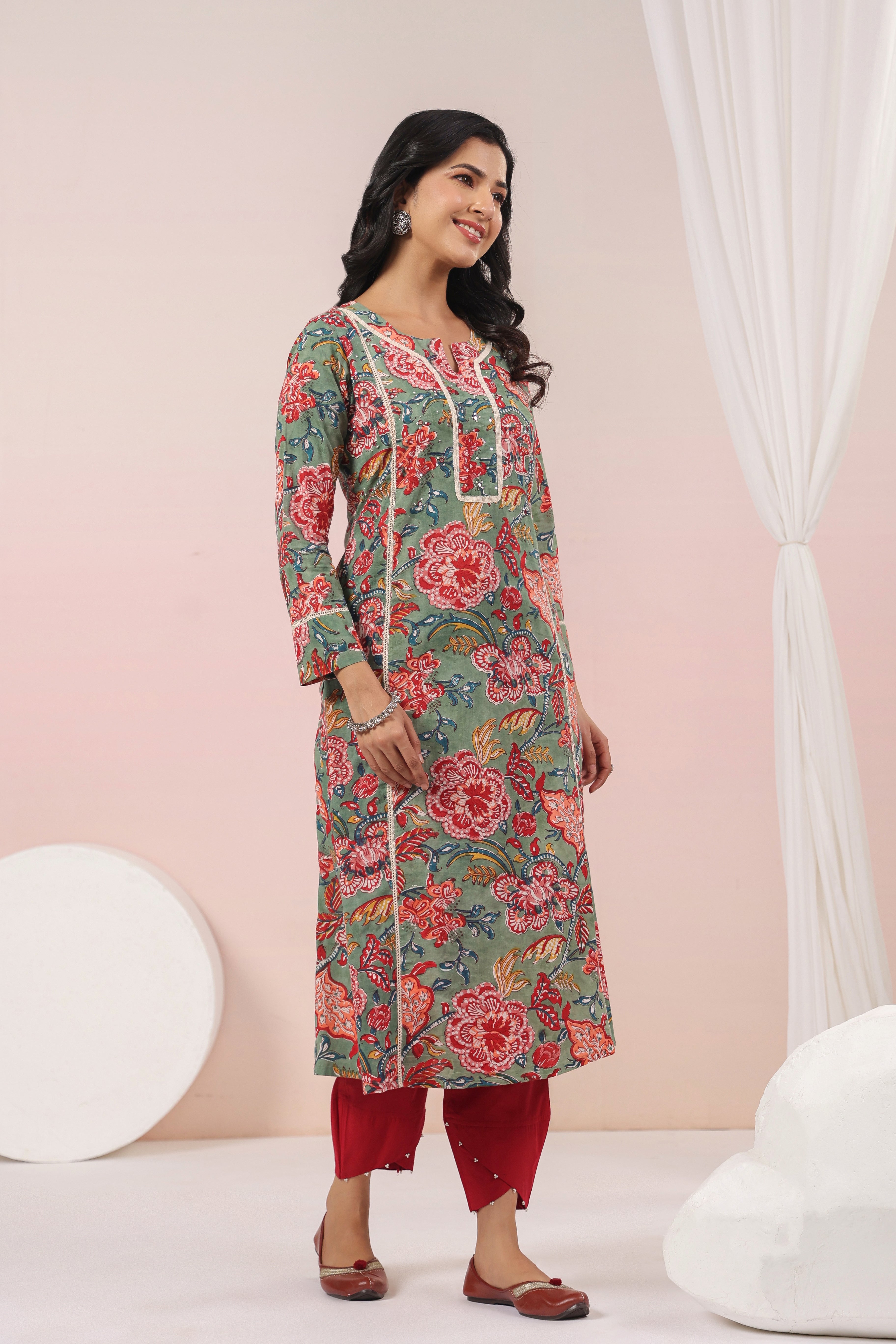 Shuddhi  Green and Red Semi Aline