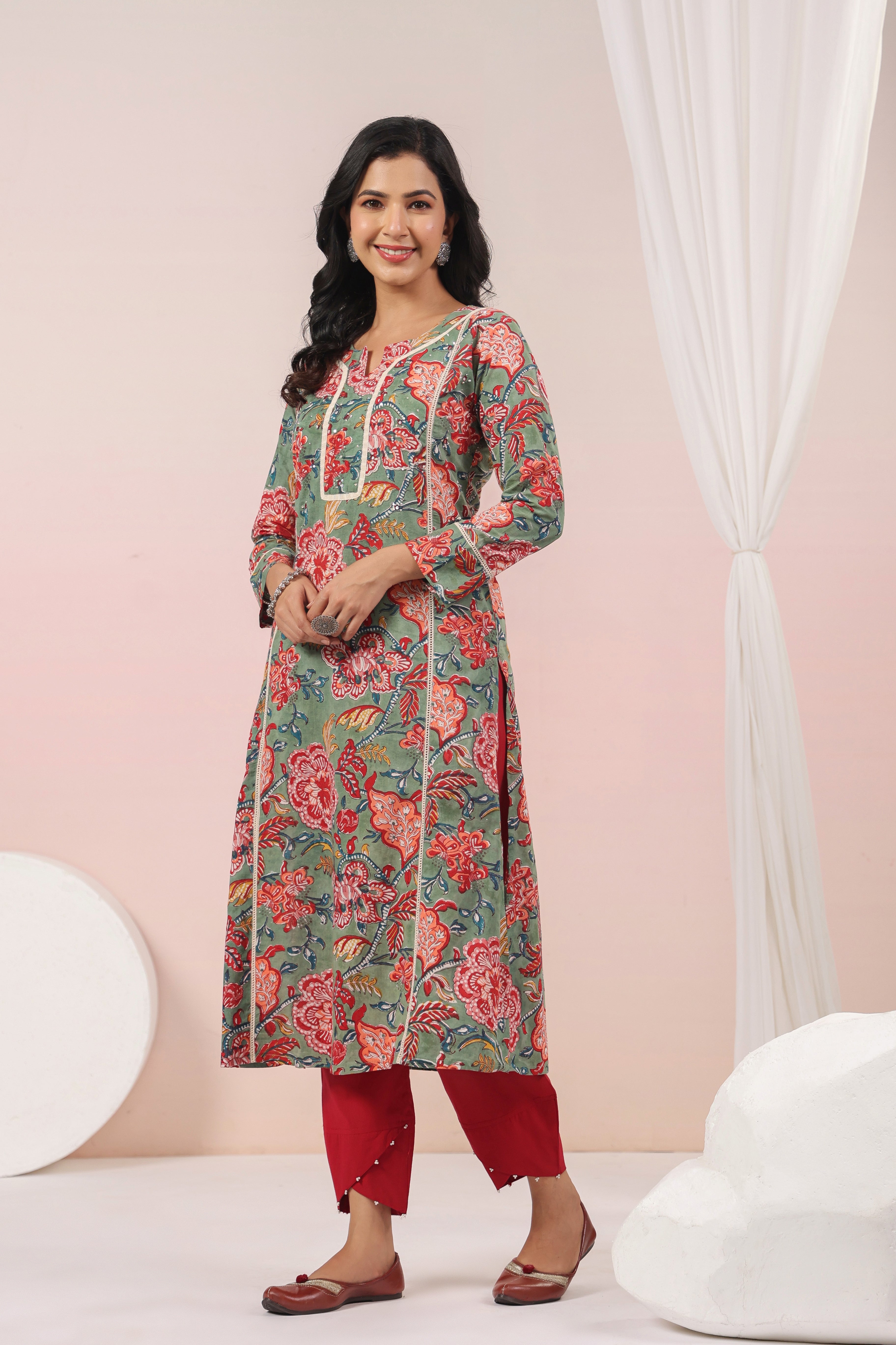 Shuddhi  Green and Red Semi Aline