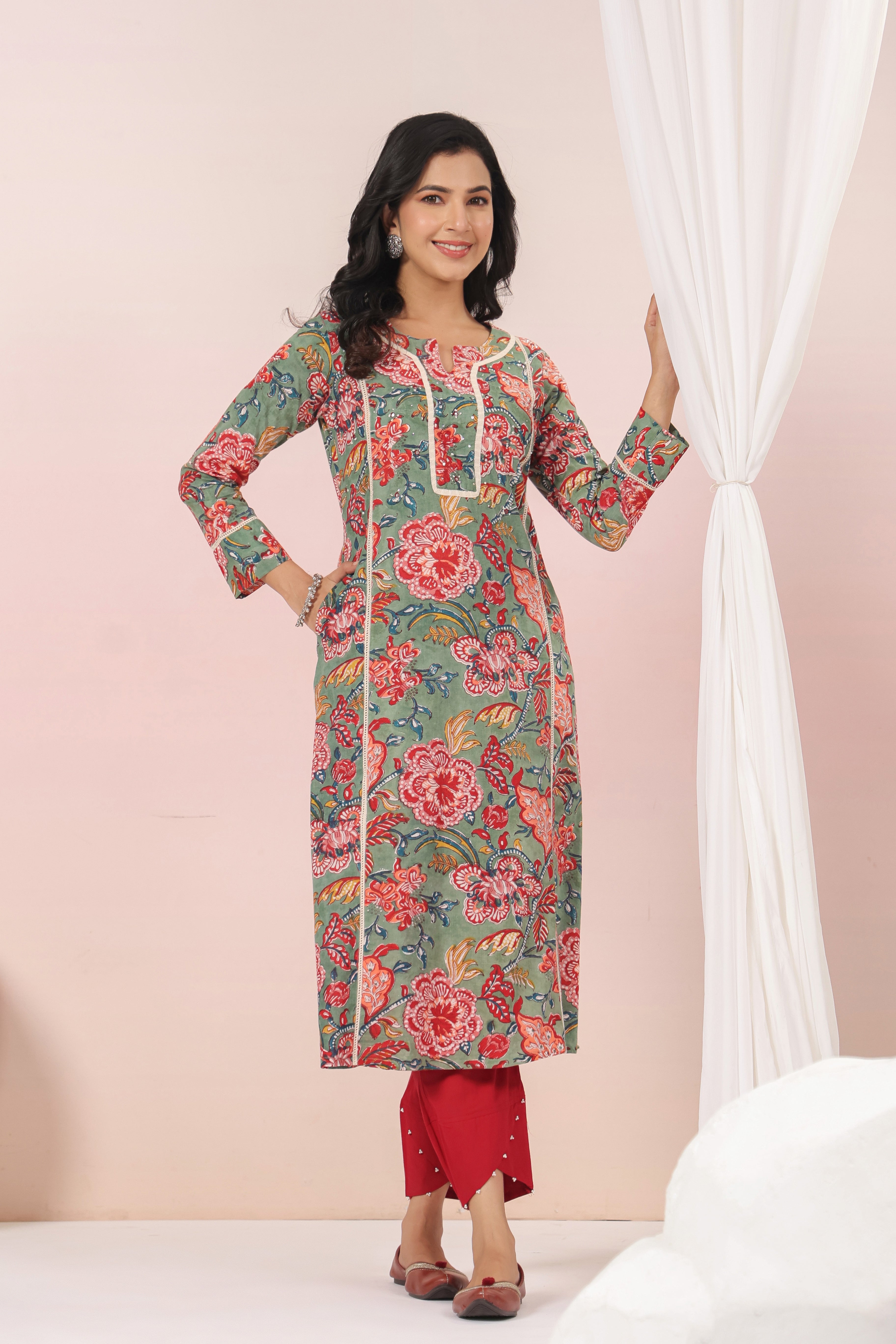 Shuddhi  Green and Red Semi Aline