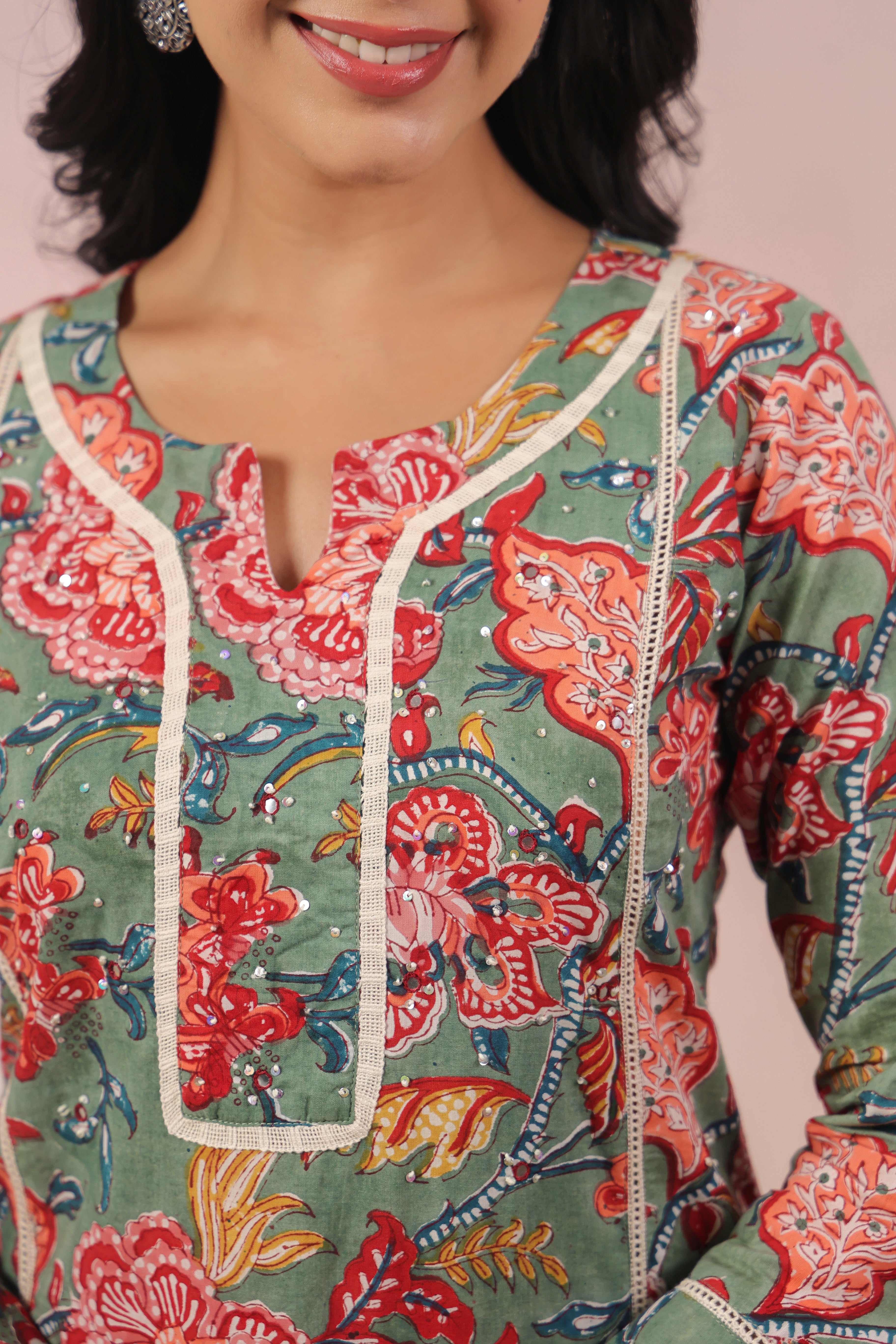 Shuddhi  Green and Red Semi Aline