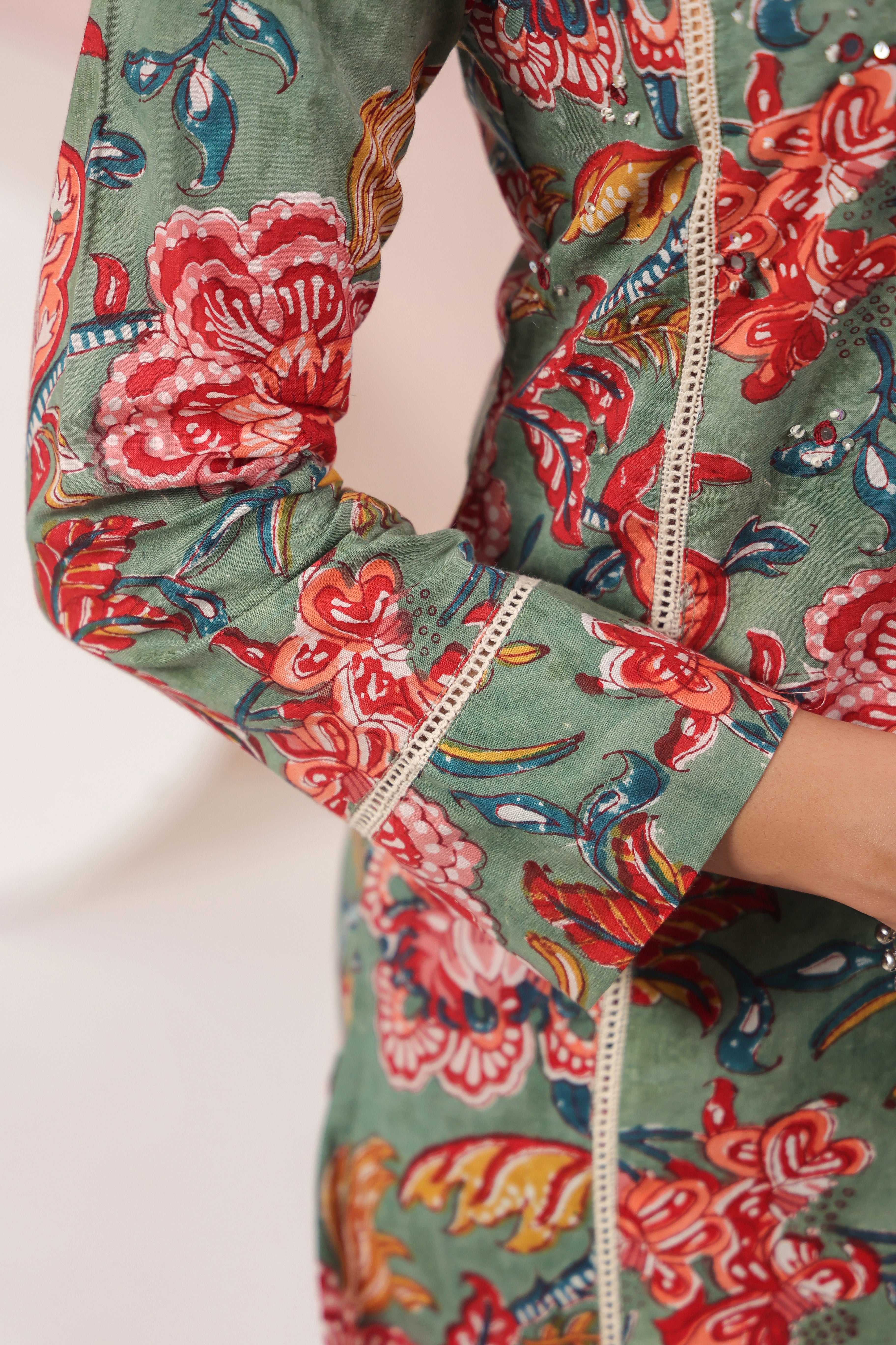 Shuddhi  Green and Red Semi Aline