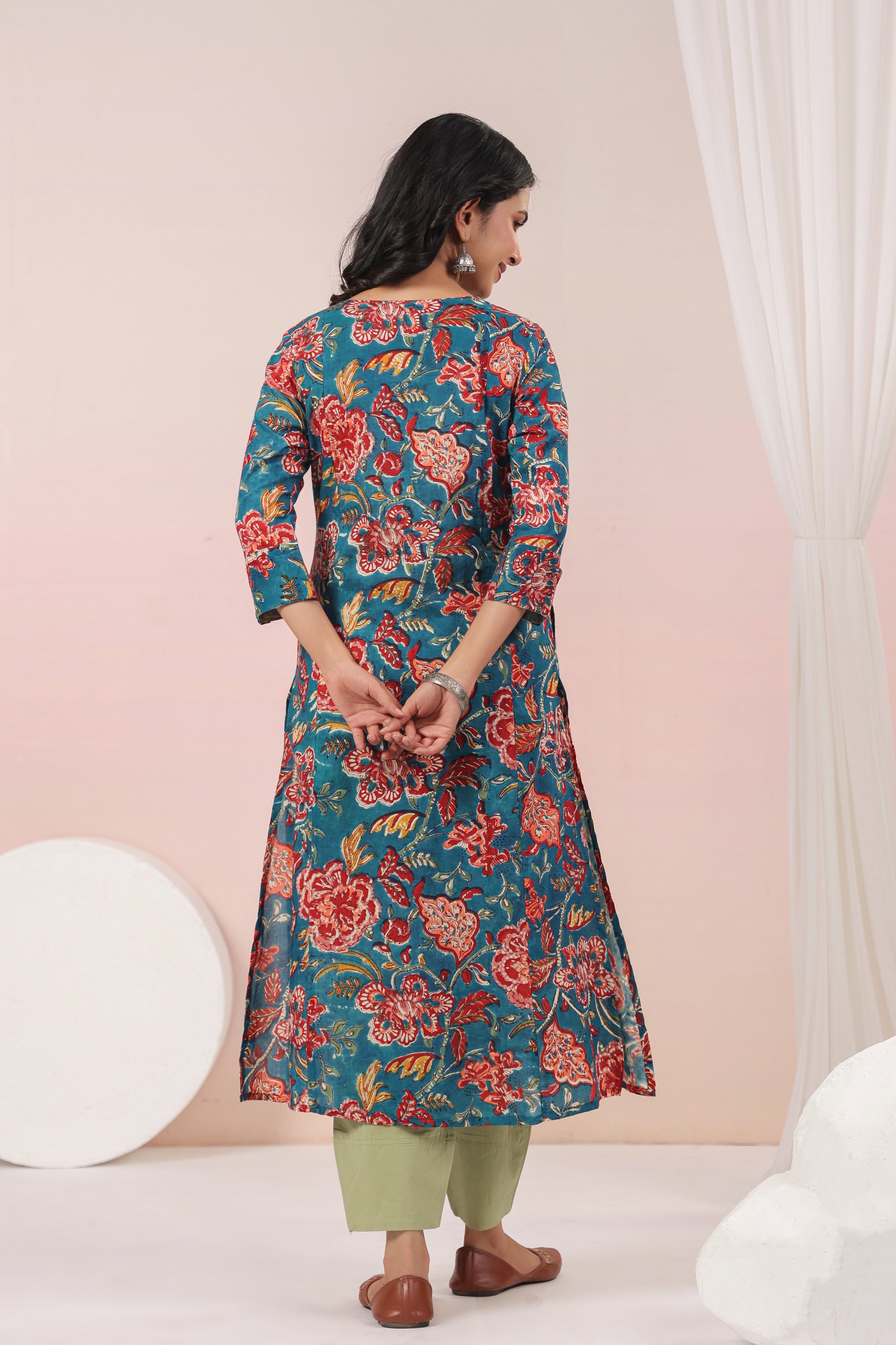 Shuddhi  Green and Red Semi Aline