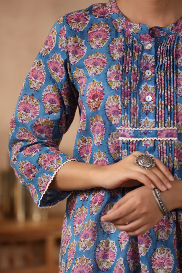 Shuddhi blue and white top