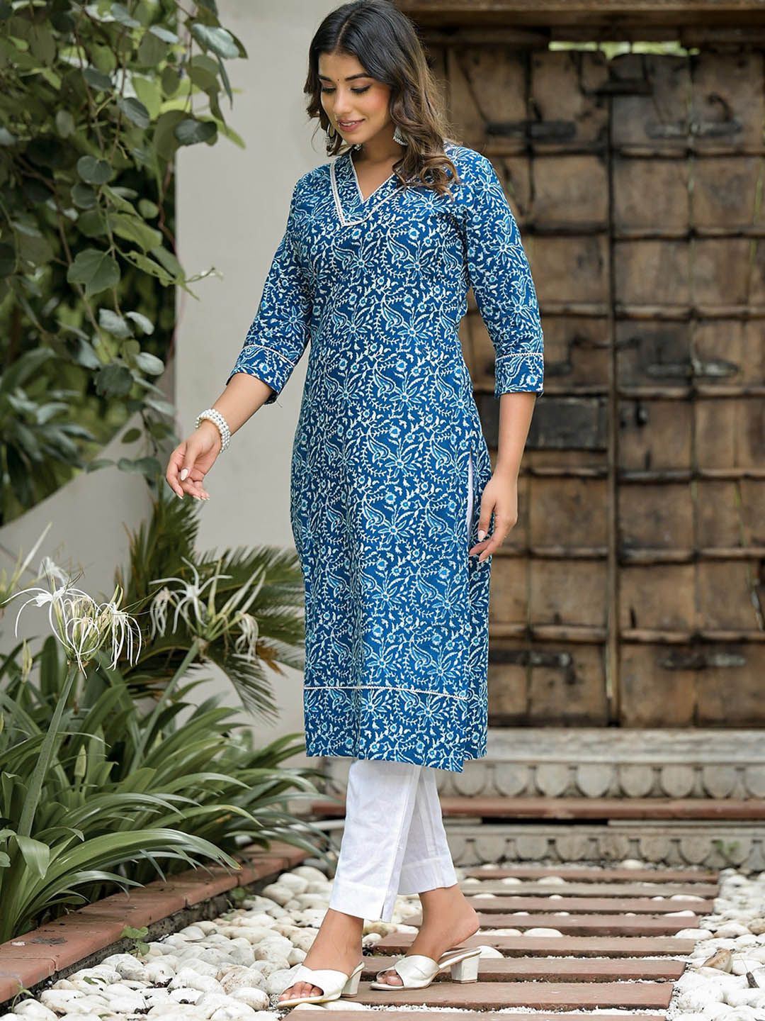 Label Khoj Women  Cotton  Printed Blue Color Kurta For Women