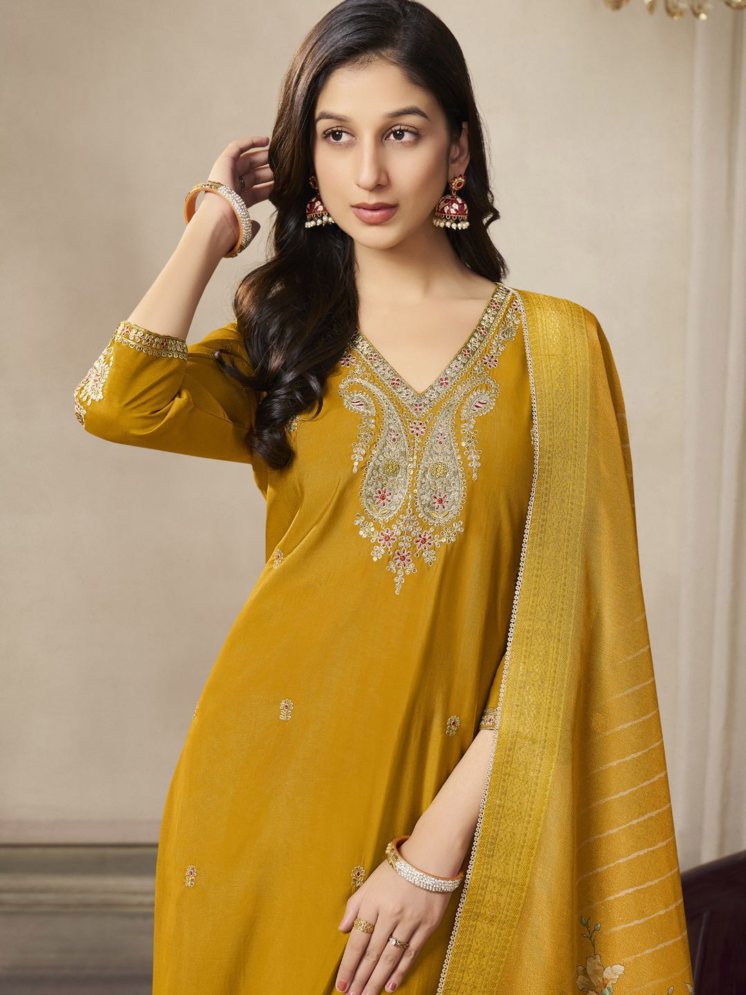 Label khoj women silk blend printed  kurta set