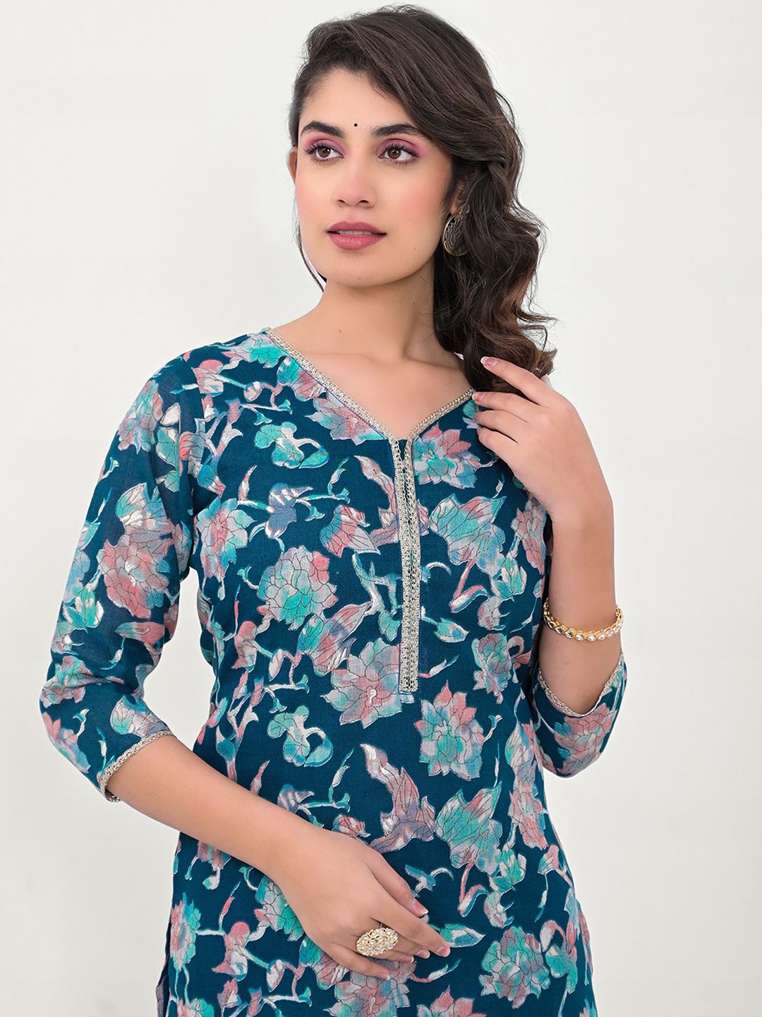 Label Khoj Women Linen Blue Floral Kurta