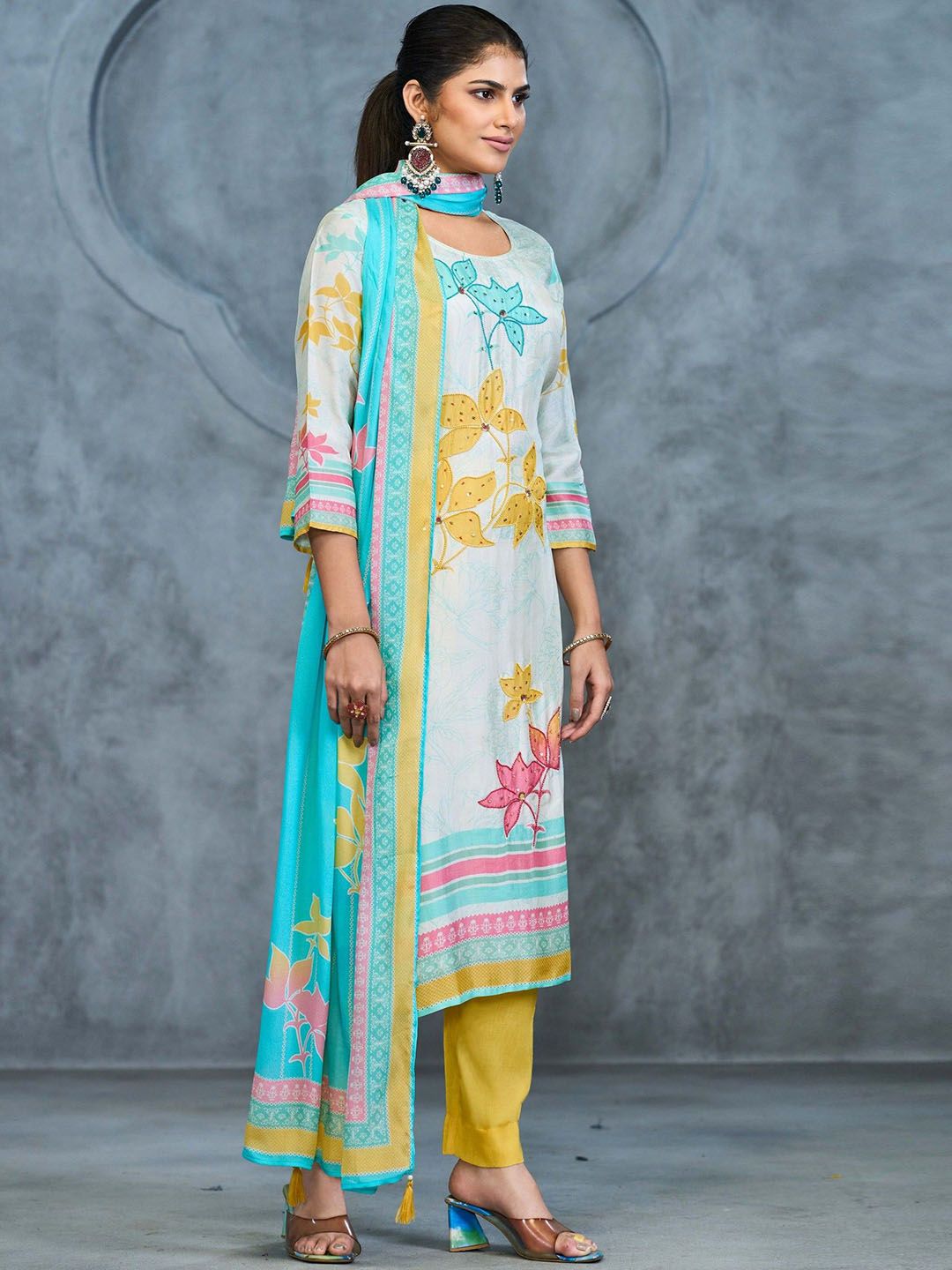 Label khoj Pure viscose maslin with hand work Kurta ,trouser and dupptta set