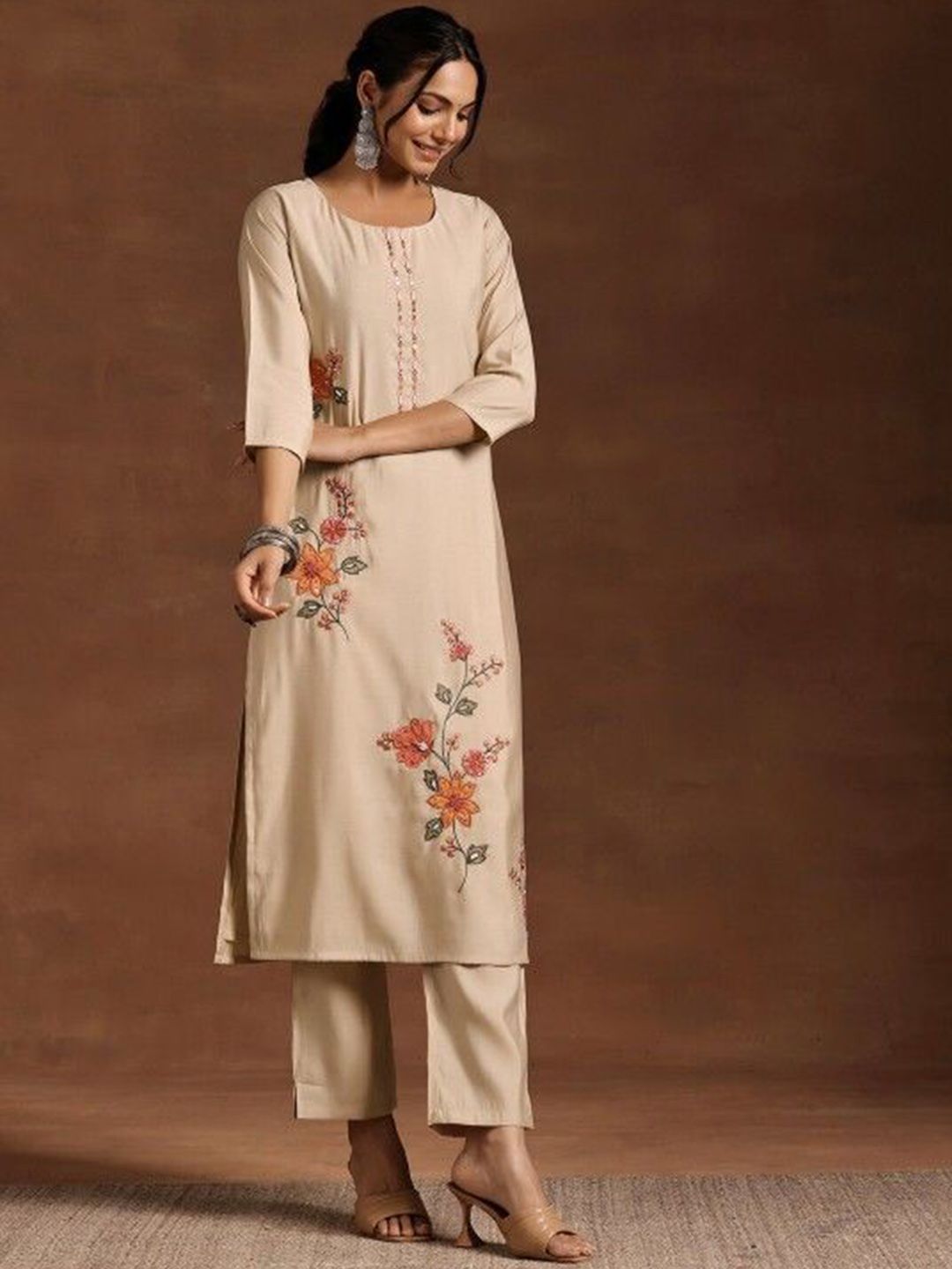 Label khoj Women roman silk Kurta With Trousers & Dupatta