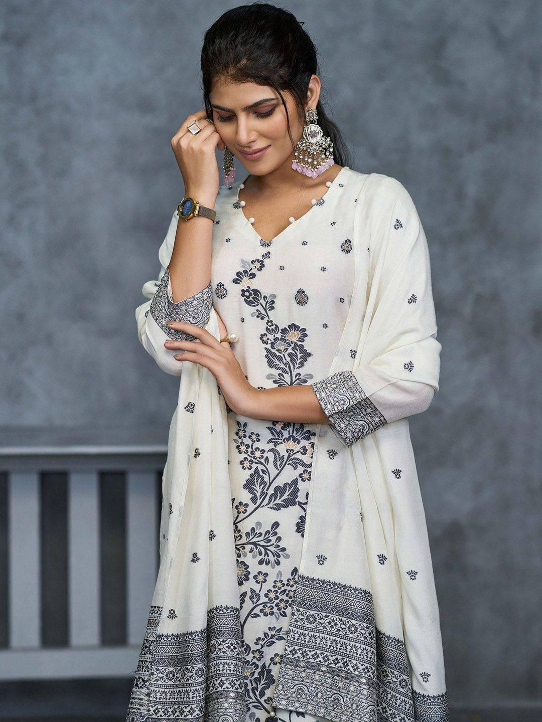 Label khoj pure embroideryjacqured kurta set