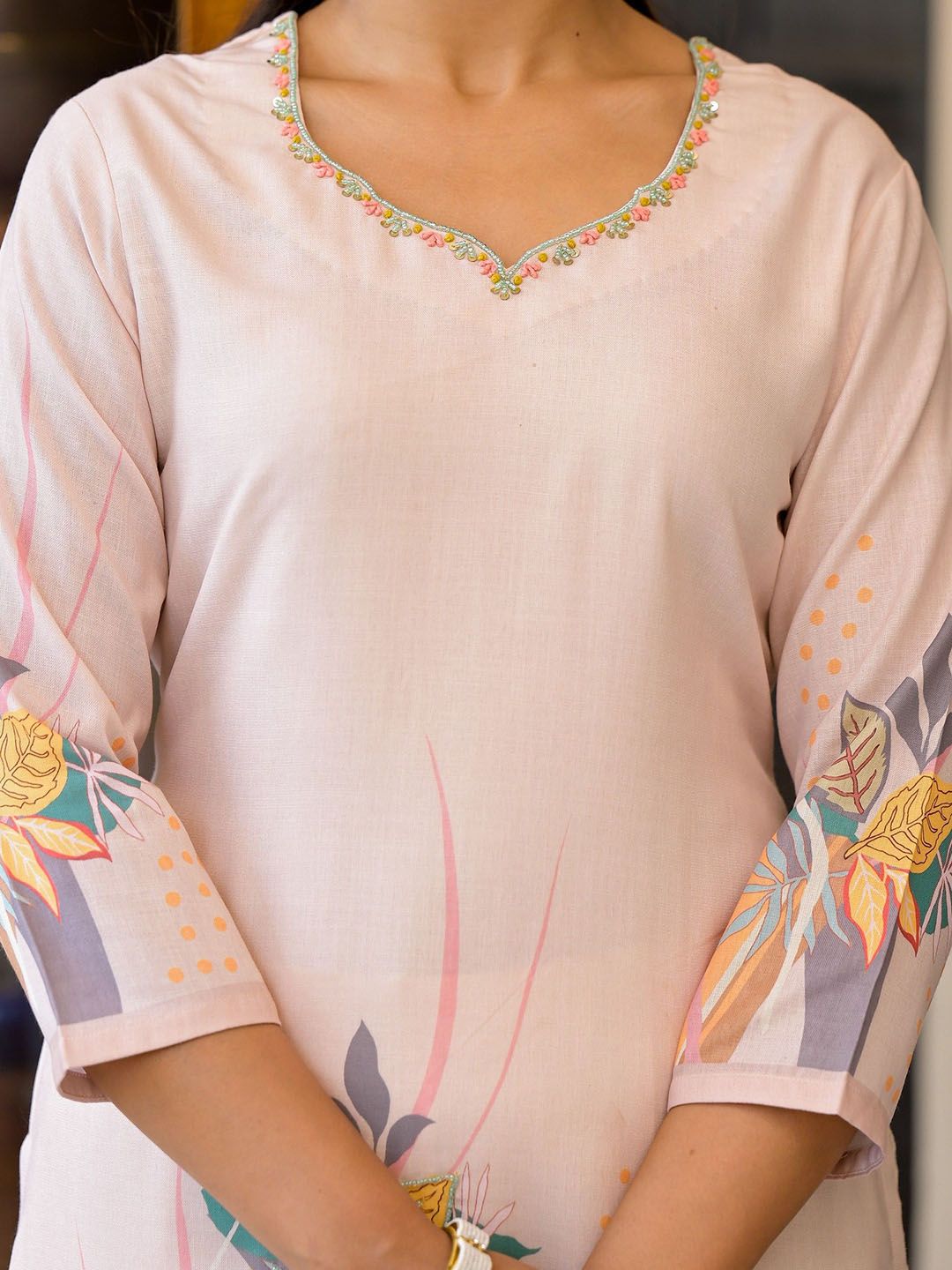 Label khoj women lilen printed  kurta set