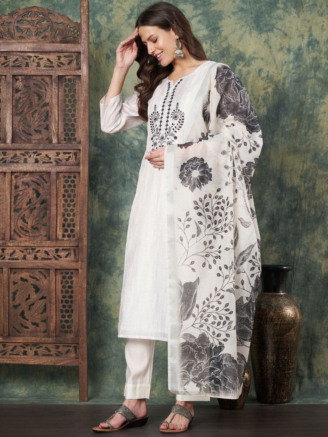 Label Khoj Women's White Chanderi Embroidered Kurta with Pant and White Dupatta