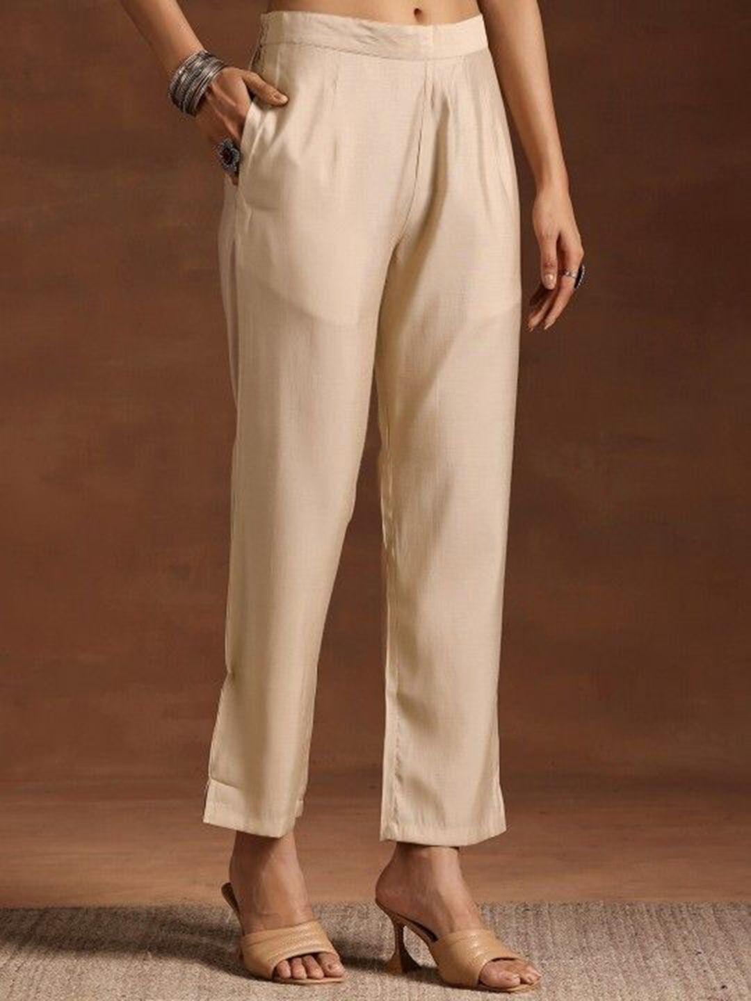 Label khoj Women roman silk Kurta With Trousers & Dupatta