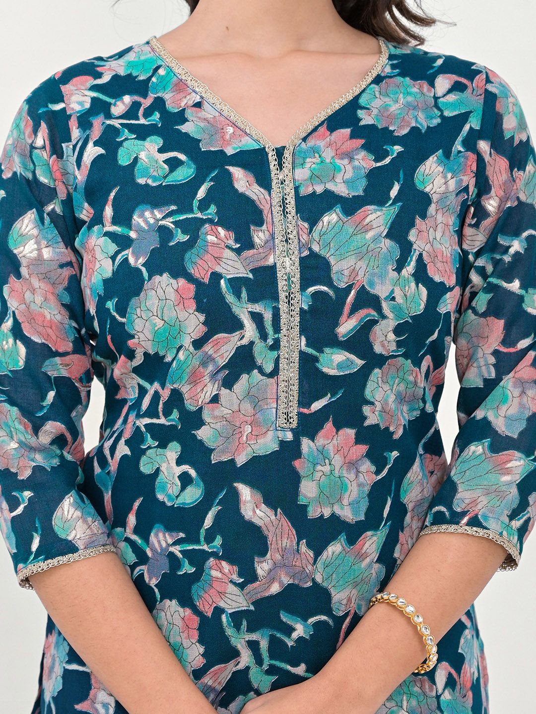 Label Khoj Women Linen Blue Floral Kurta