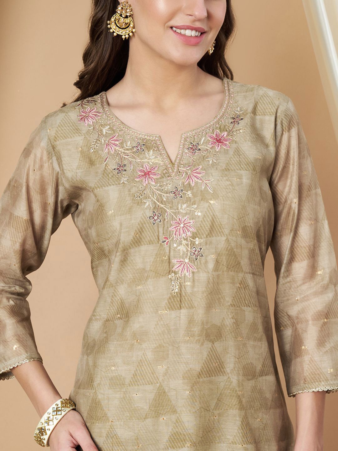 Label Khoj Women's Green Chanderi Embroidered Kurta with Pant and Green Dupatta