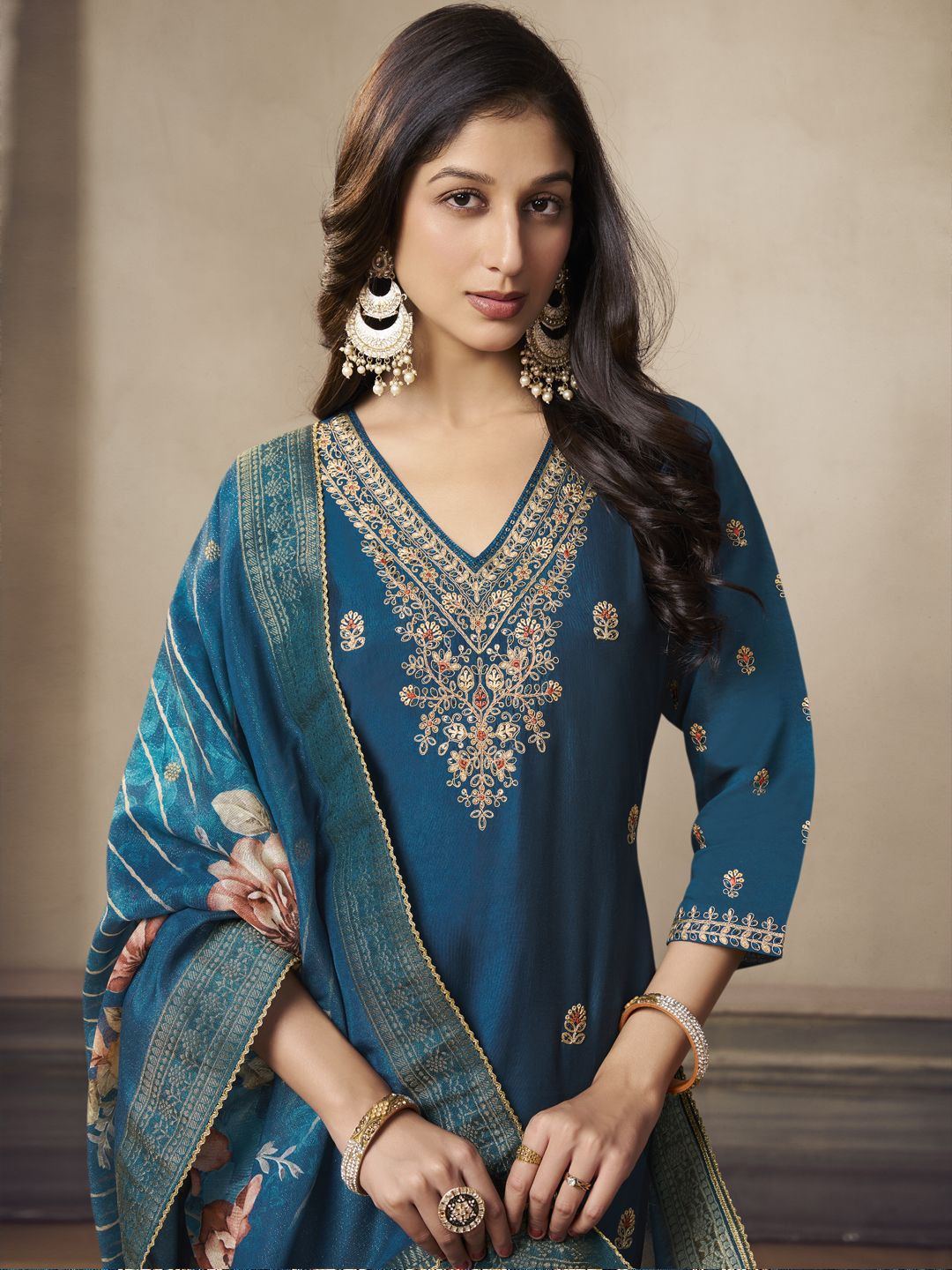 Label khoj women silk blend printed  kurta set