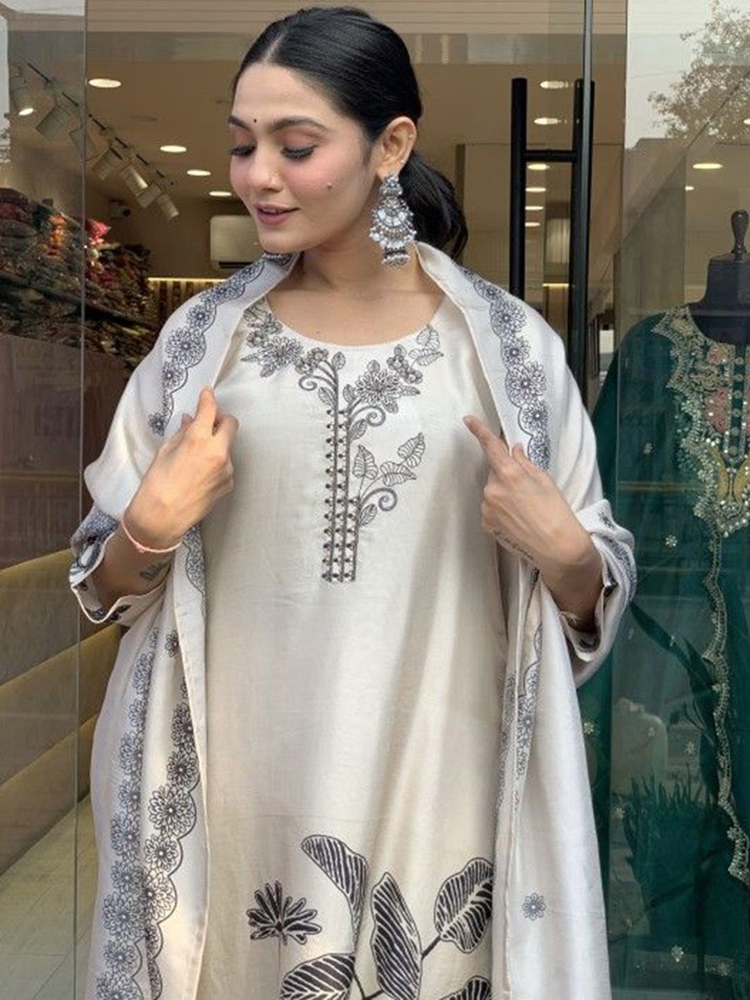 Label Khoj Women's White Muslin Hand Work Kurta with Pant and White Dupatta