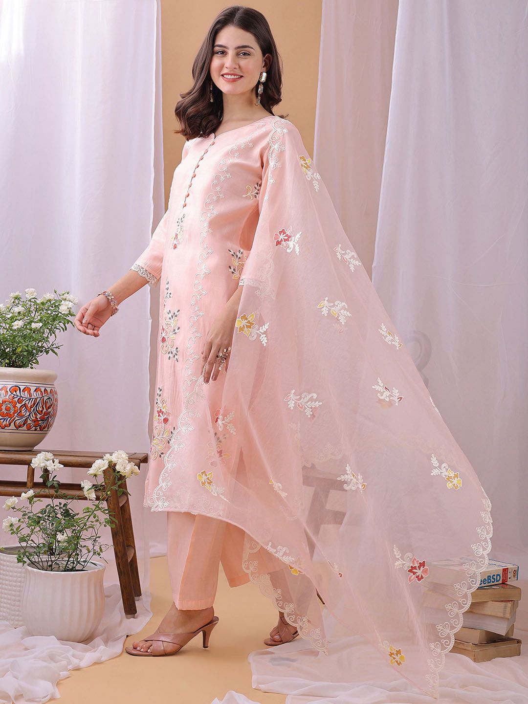 Label Khoj Women's Pink Silk Blend Thread Work Kurta with Pant and Pink Dupatta