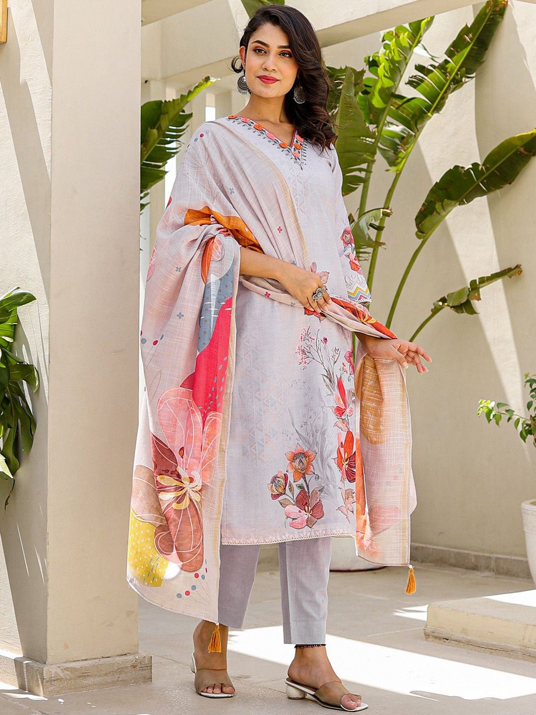 Label Khoj Women Lilen Print Kurta, Trouser And Dupptta Set Linen Grey Color